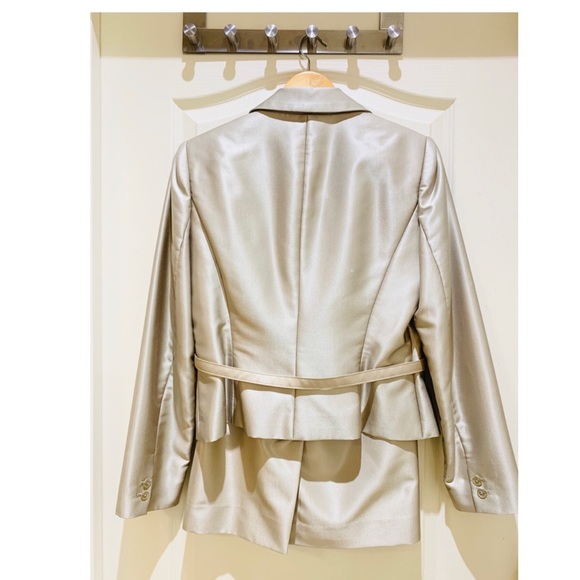 Two piece suit. - Picture 2 of 4